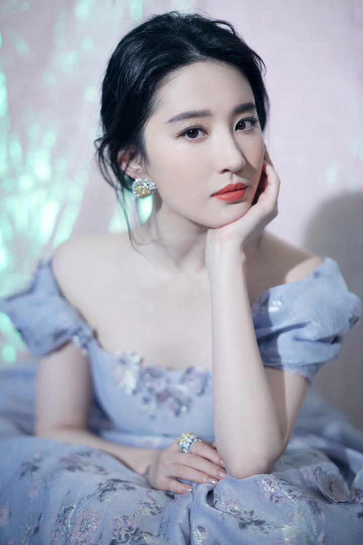 优雅气质美女明星刘亦菲高清明星壁纸图片下载