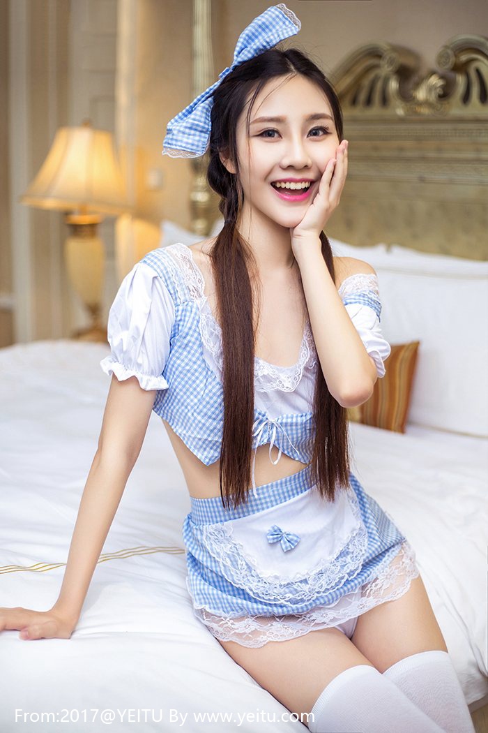 头条女神周思超极致性感女仆制服诱惑私房套图
