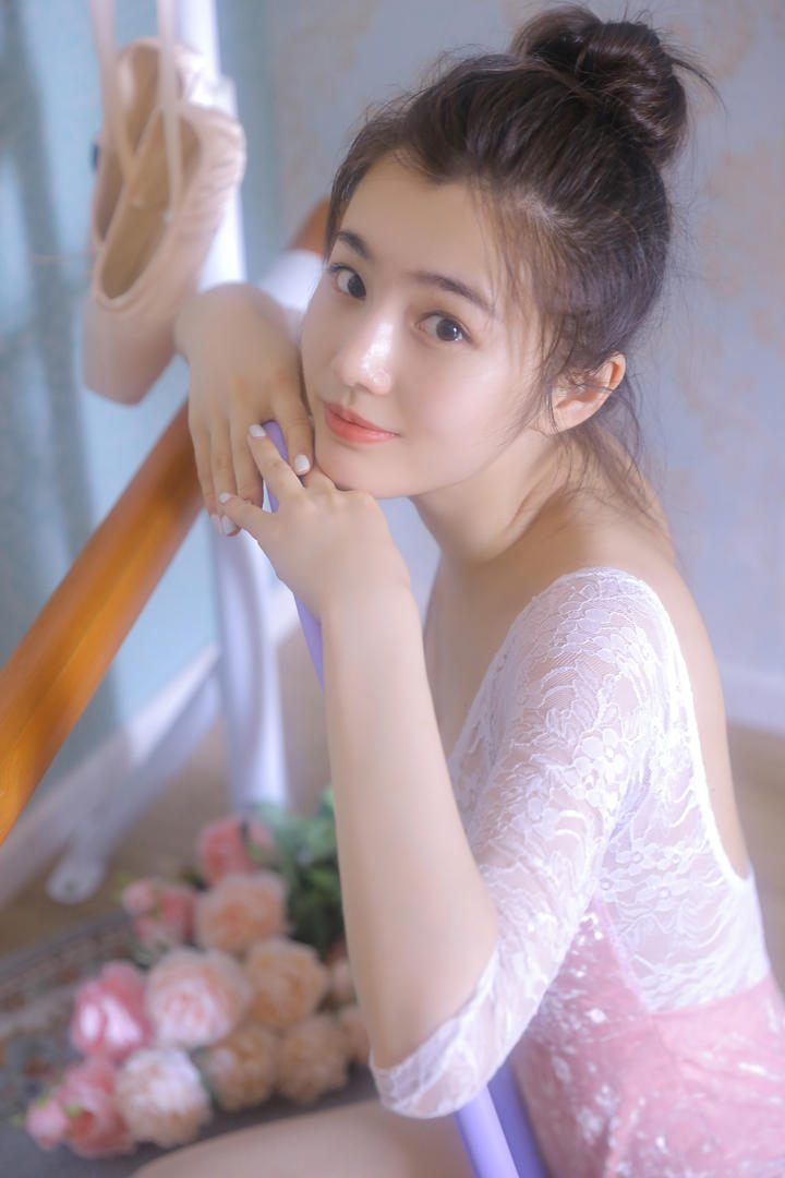 跳舞艺校女生唯美艺术写真照片