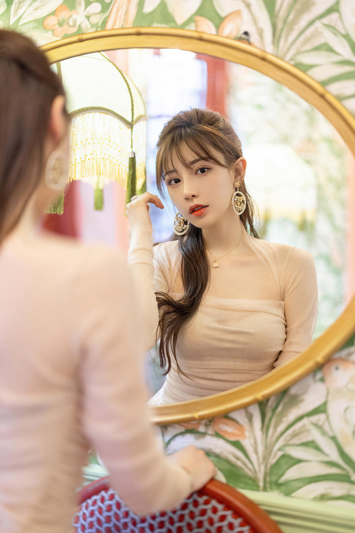 照镜子的女生头像小清新可爱刘奕宁图片