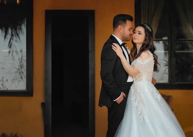 恩爱浪漫情侣婚纱照摄影图片