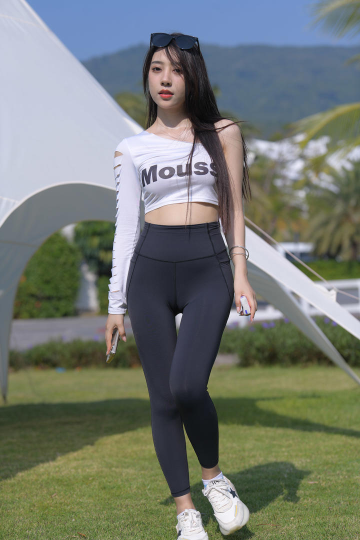 性感紧身裤美女模特写真图片大全