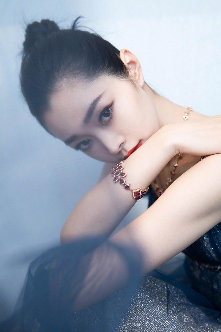 超高清美女明星宋轶人像艺术写真图片