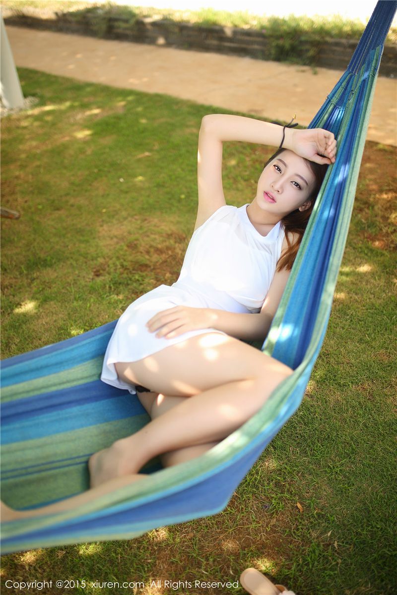 美媛馆户外美女模特丽莉Lily牛仔热裤沙滩比基尼涠洲岛旅拍