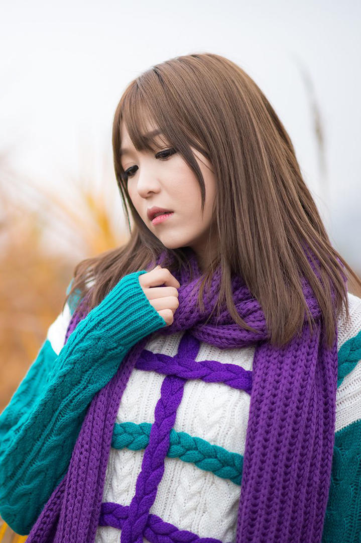 高清户外韩国美女明星李恩慧特写图片