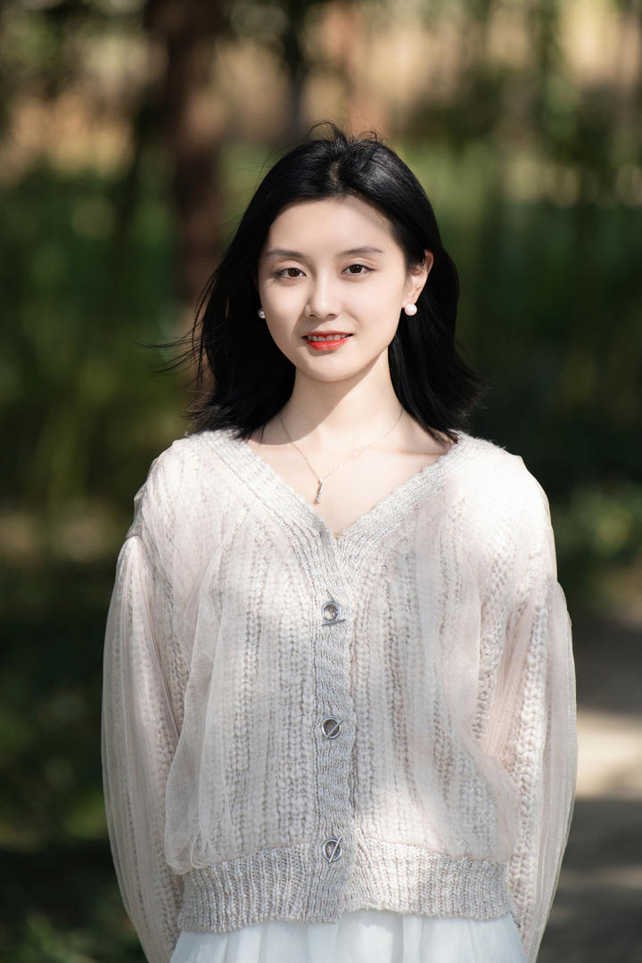 超清国内甜美可人女生户外摄影手机壁纸图片