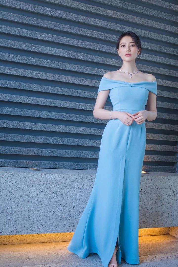 性感女神高圆圆蓝色长裙优雅写真图片