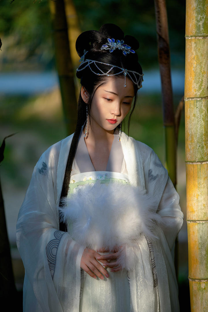 竹林里的古装汉服美女高清艺术照片