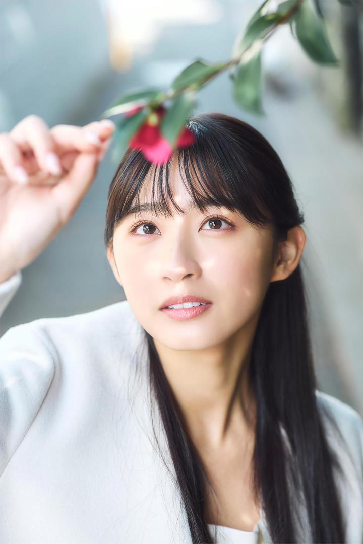 赏花的日本美女唯美写真图片