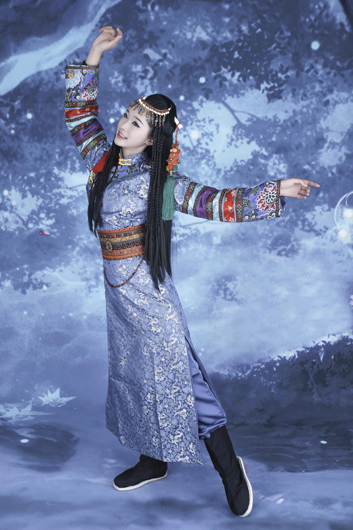 蒙古族美女跳舞少数民族舞蹈艺术摄影写真图片