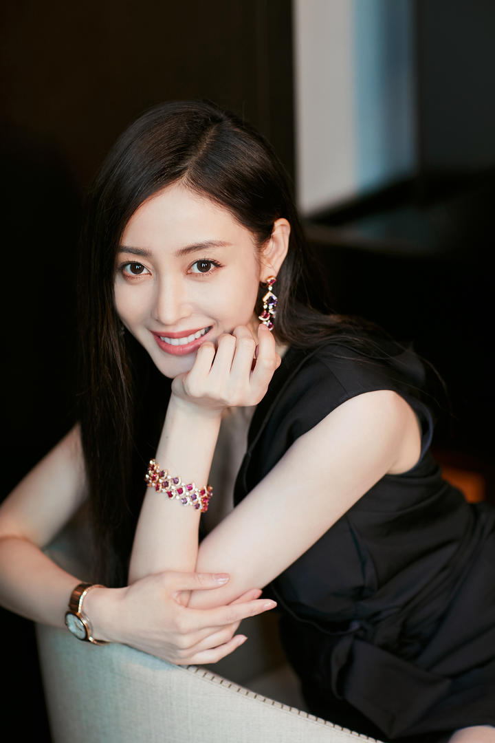 中国内地美女明星张天爱高清个人写真图片