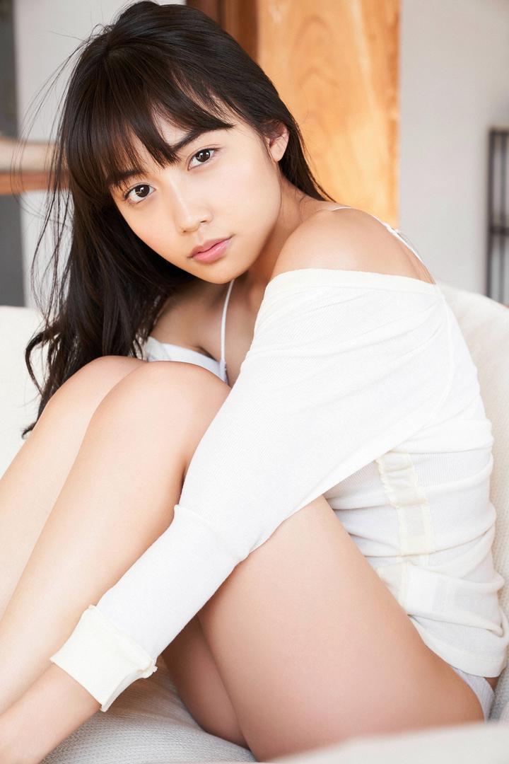 日本纯欲美女性感高清图片