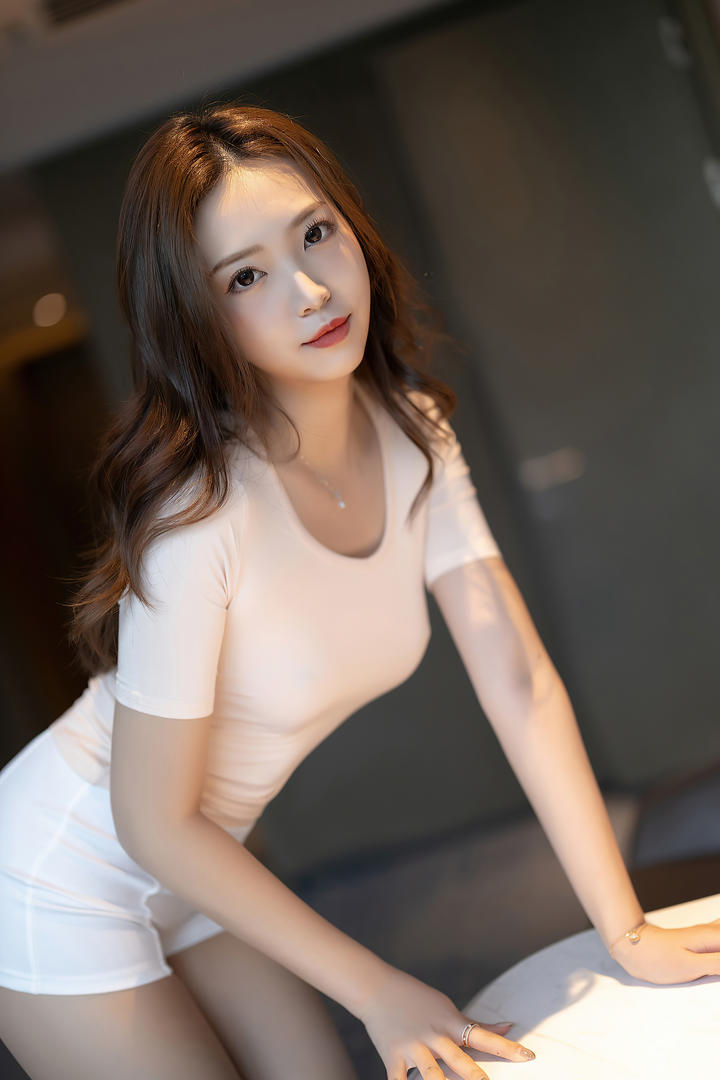 国产门事件美女近距离特写高清图片下载