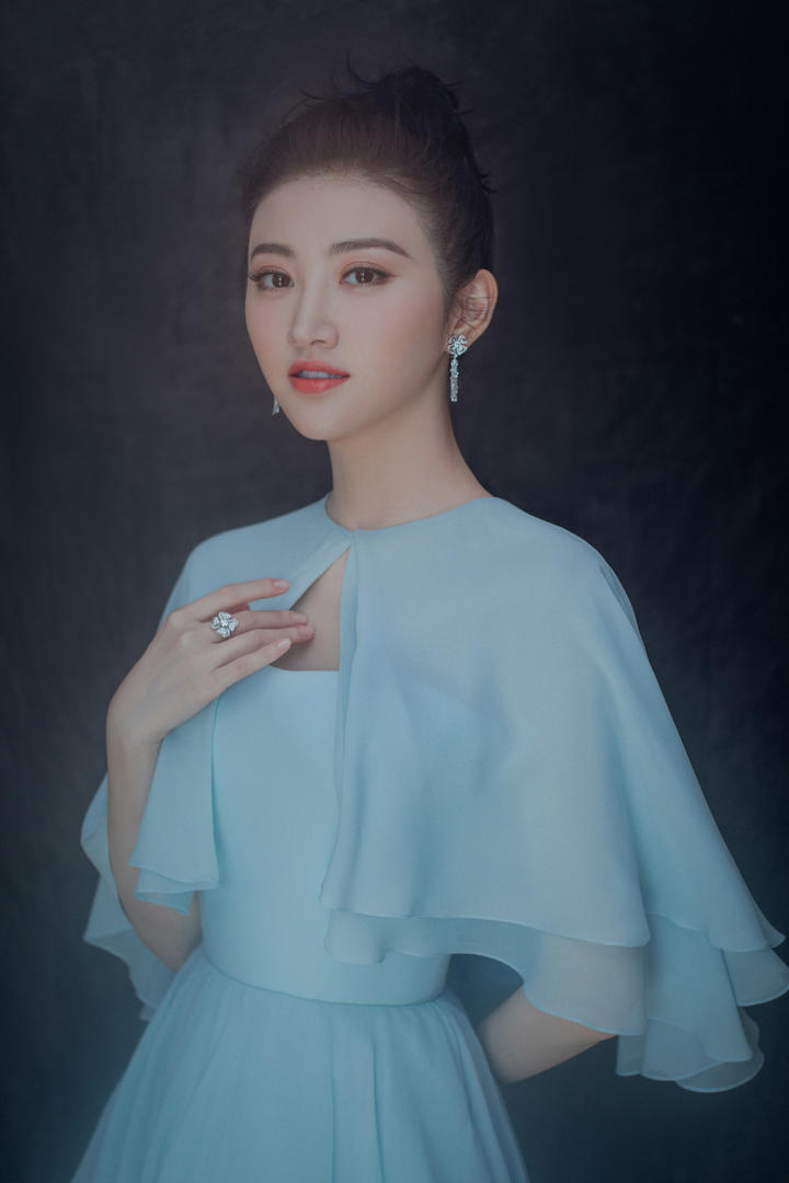 极品颜值美女明星景甜高清个人写真图片大全