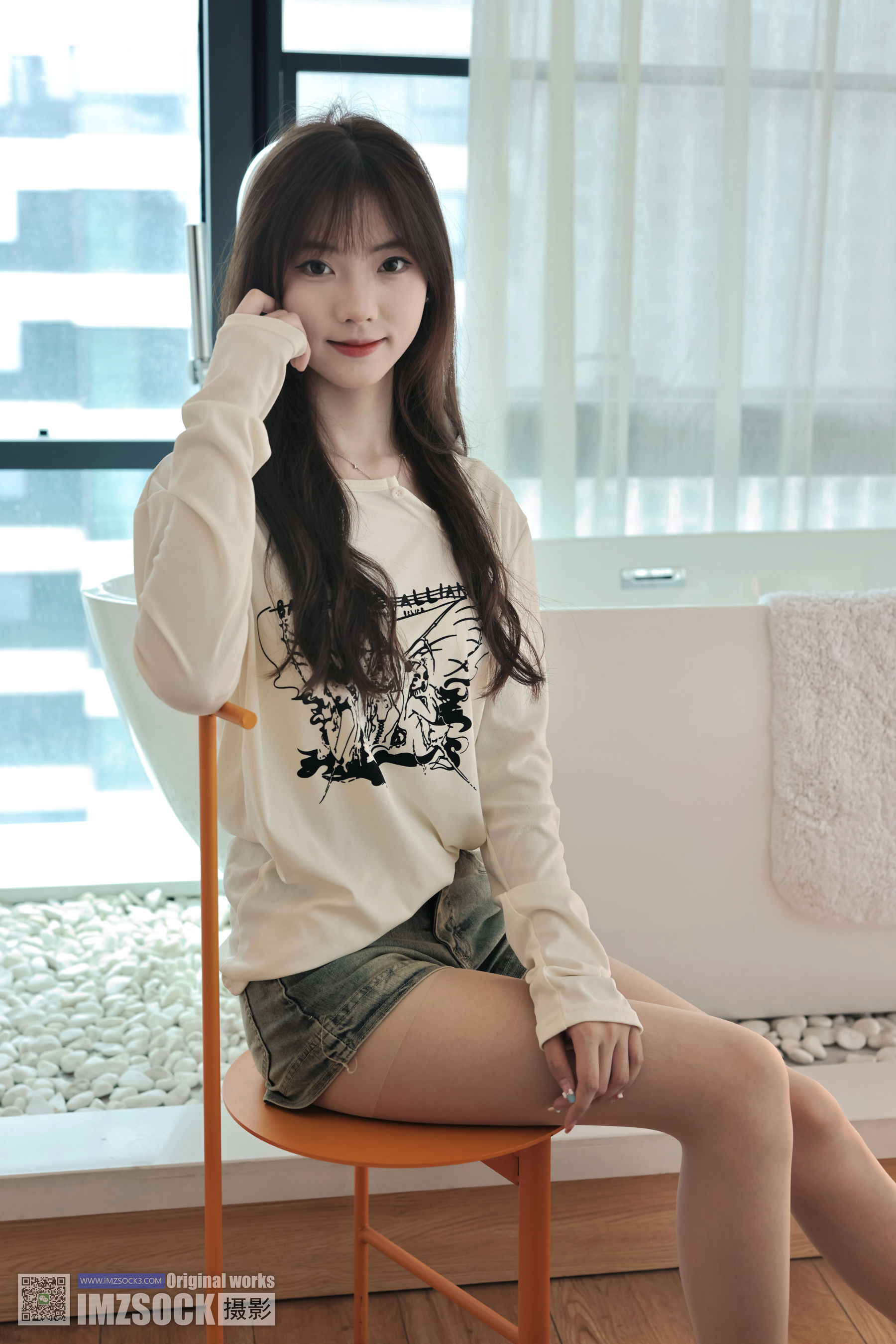 MZSOCK爱美足模特小佳肉丝美腿牛仔短裤清纯写真