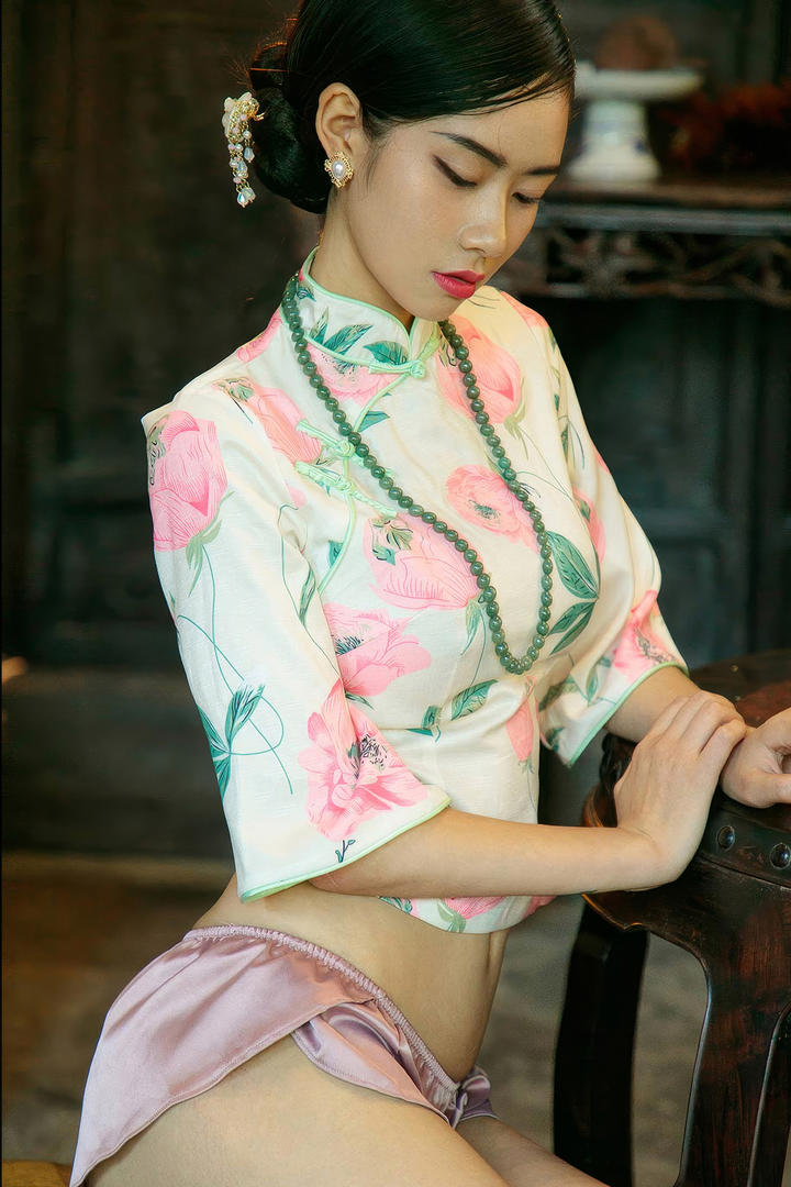 民国风格性感旗袍美女女性人体写真图片