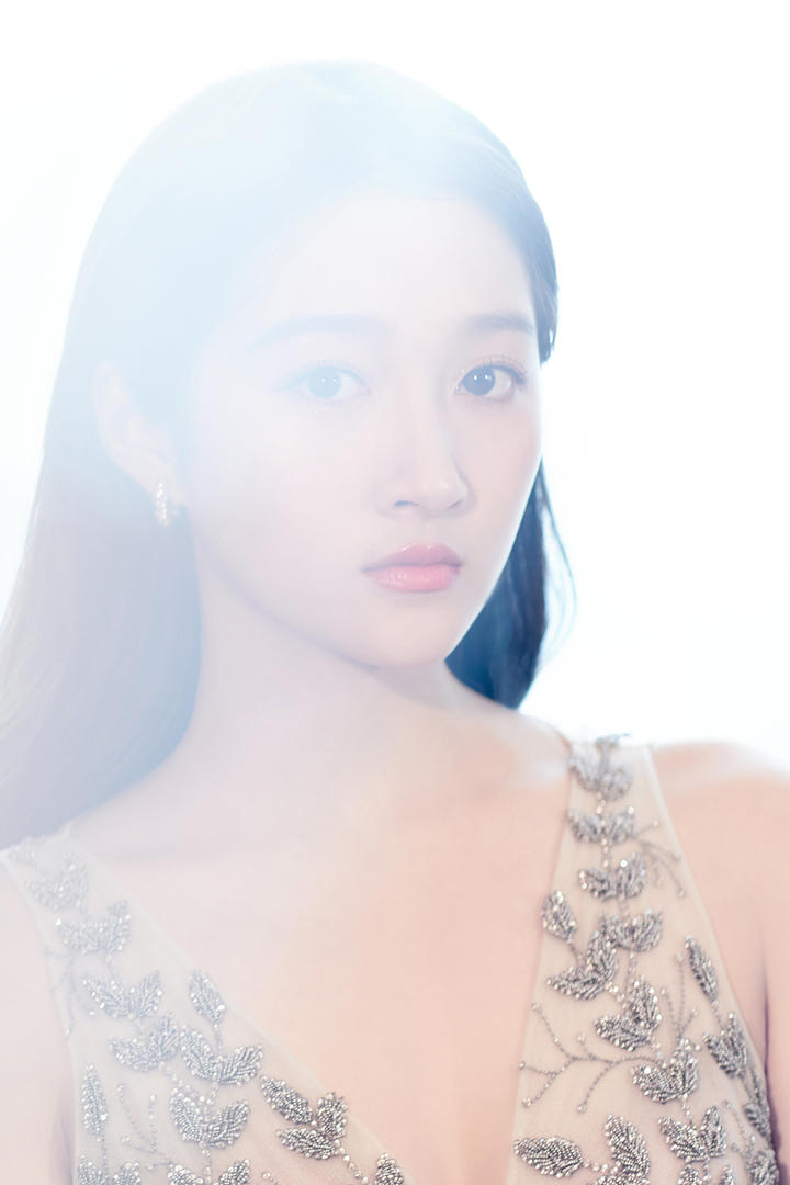 中国美女明星关晓彤气质写真