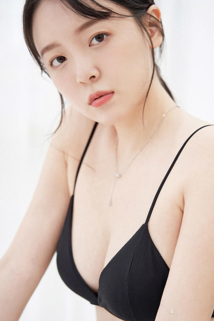 日韩亚洲精品销魂大胸美女图片专区