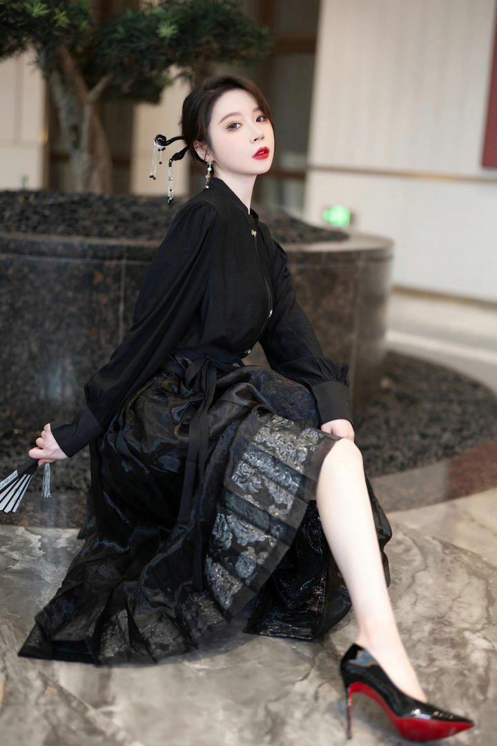 绝美颜值黑色古装美女梦心玥138人但人文艺术图片