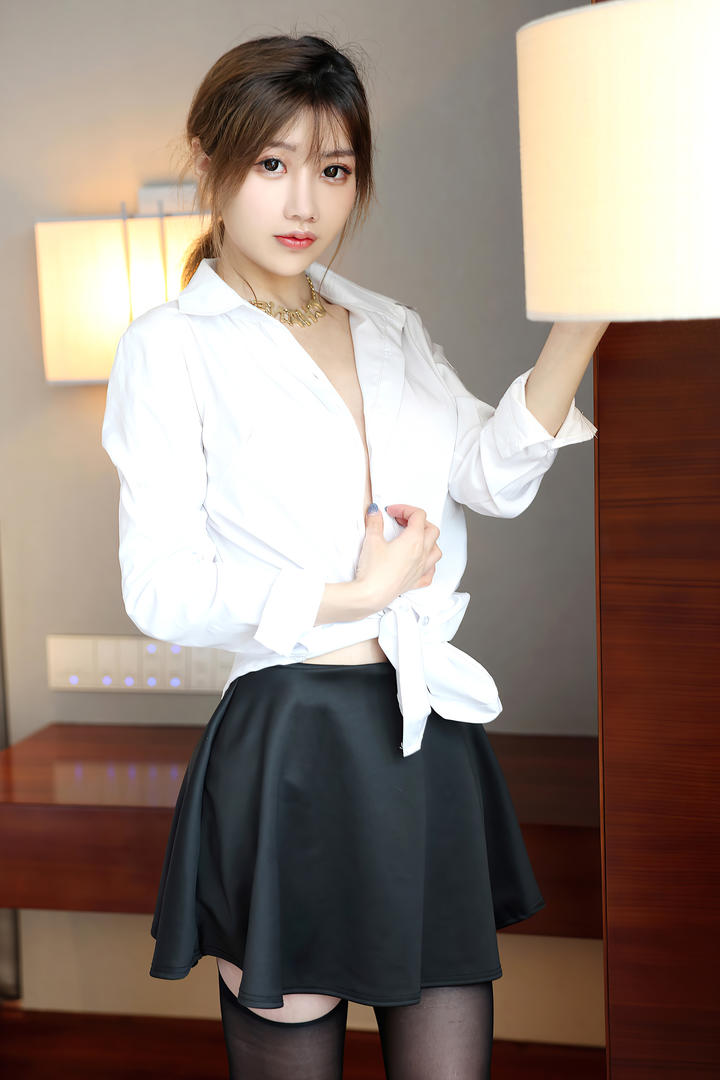 高清性感美女老师推女郎图片库