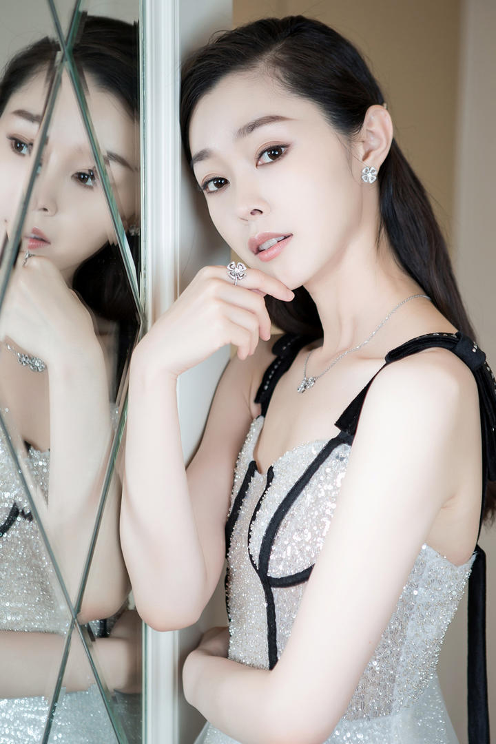 漂亮的中国美女明星宋轶图片