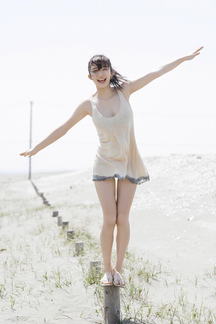 阳光活泼的日本纯欲女生唯美手机壁纸大全