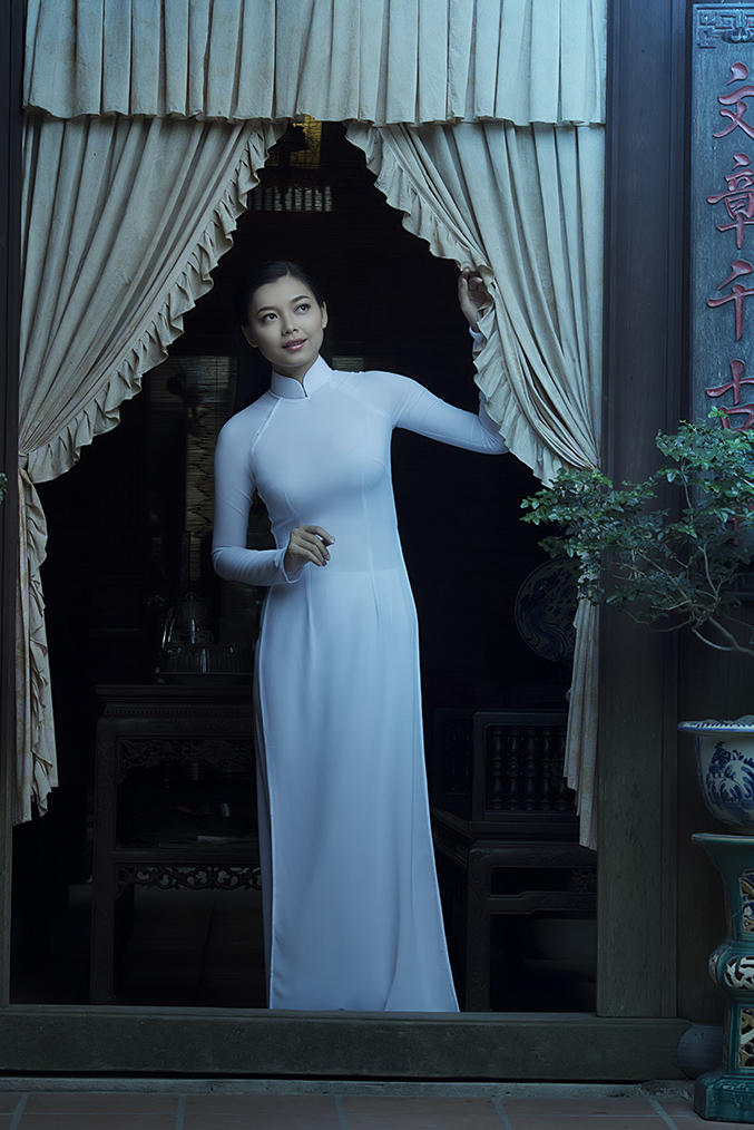 穿着旗袍的越南古典美女图片