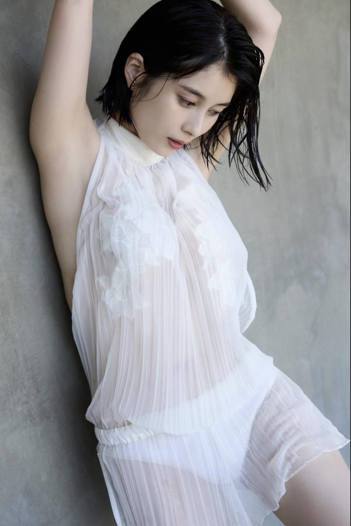 日本短发MM131美女高清大图