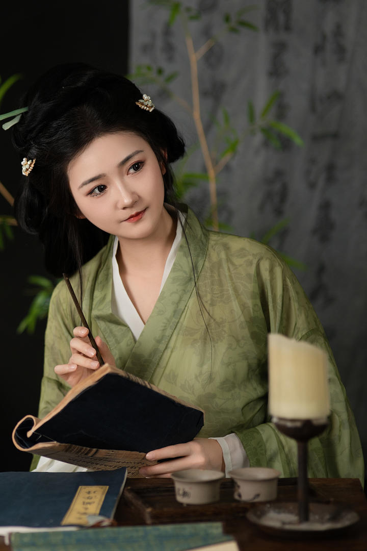 中国古装汉服美女主播高清艺术照图片