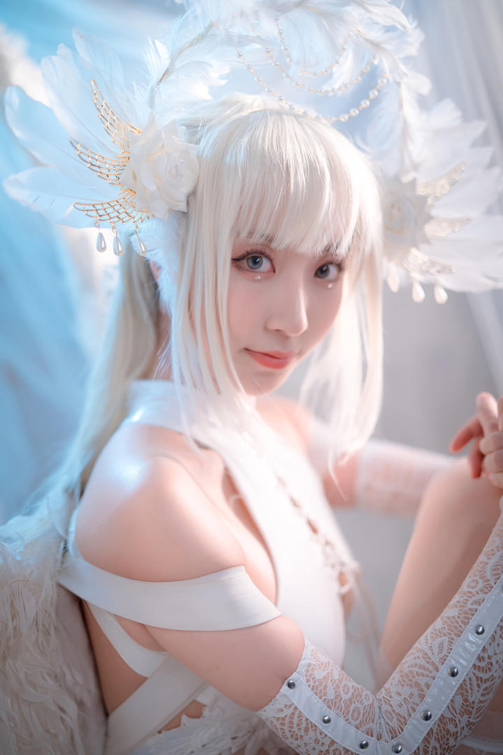 国模人体美女主播大胆艺术照美图