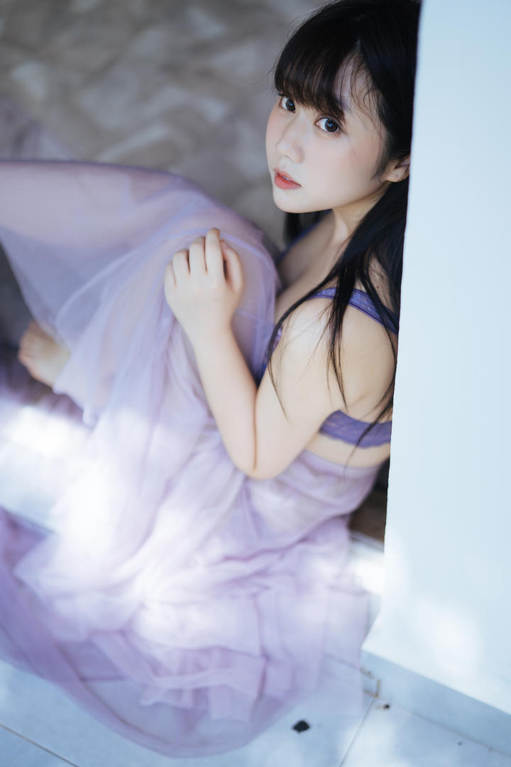 福利姬极品粉嫩美女高清摄影套图下载