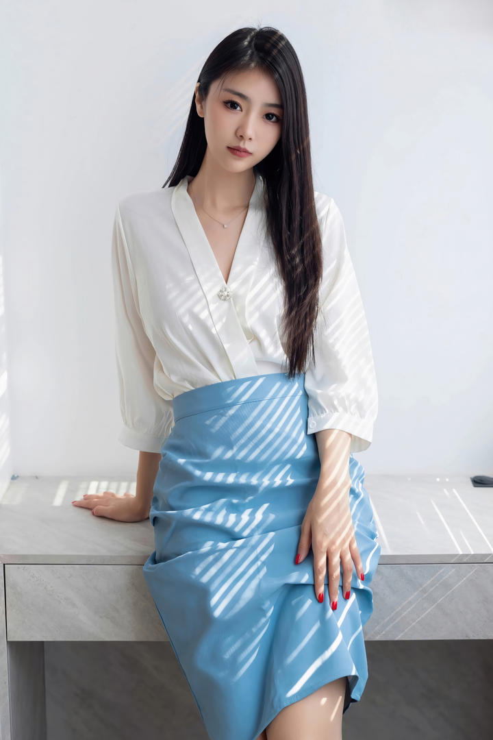 性感时尚美女模特可乐优优人体艺术摄影图片