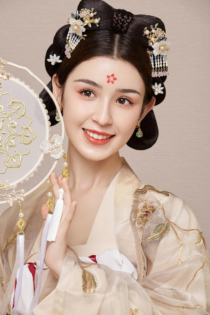 哈尼克孜敦煌飞天女神艺术照