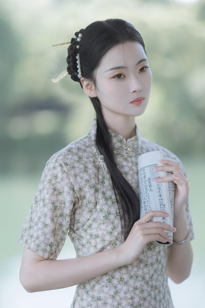 清纯白皙古典旗袍美女人体艺术照片