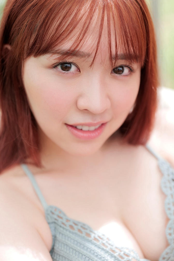 国产亚洲日产美女脸部特写图片
