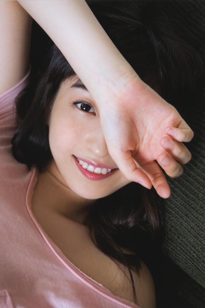 明眸皓齿的日本甜美女孩高清图片