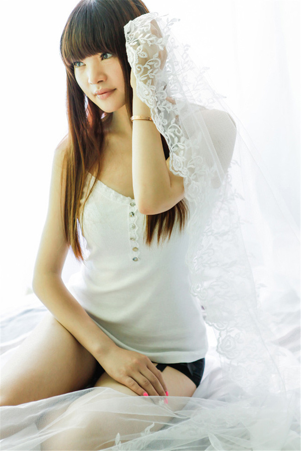 性感小美女的迷人酥胸诱惑