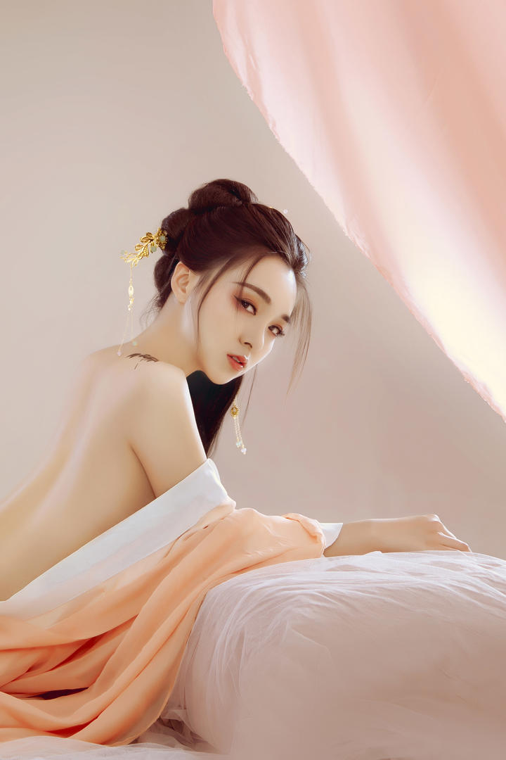 性感美背古装美女倩宝人体艺术摄影图片