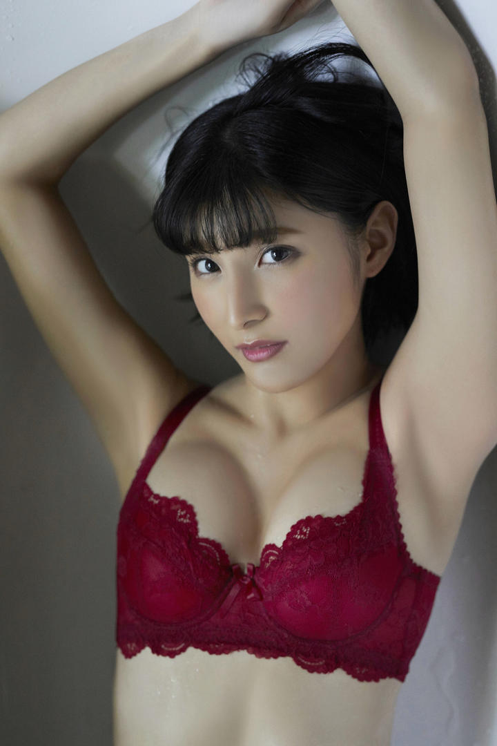 日本气质美女主播内衣性感写真图片