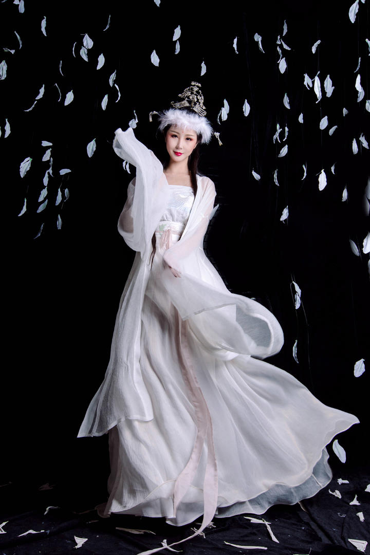 跳舞的古装美女高清摄影图片