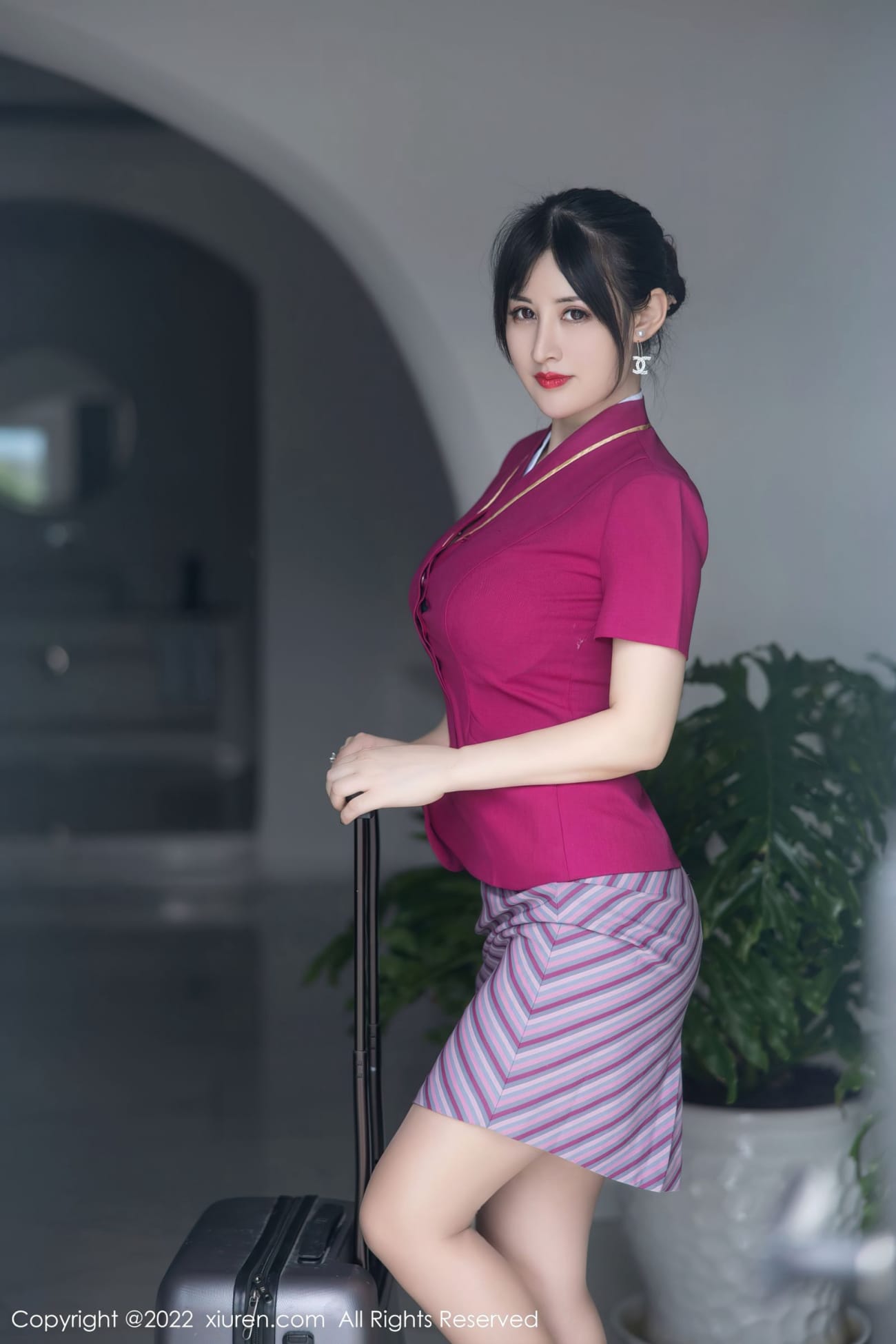 秀人网美女模特陈诗诗kiki空姐制服原色丝袜系列大理旅拍