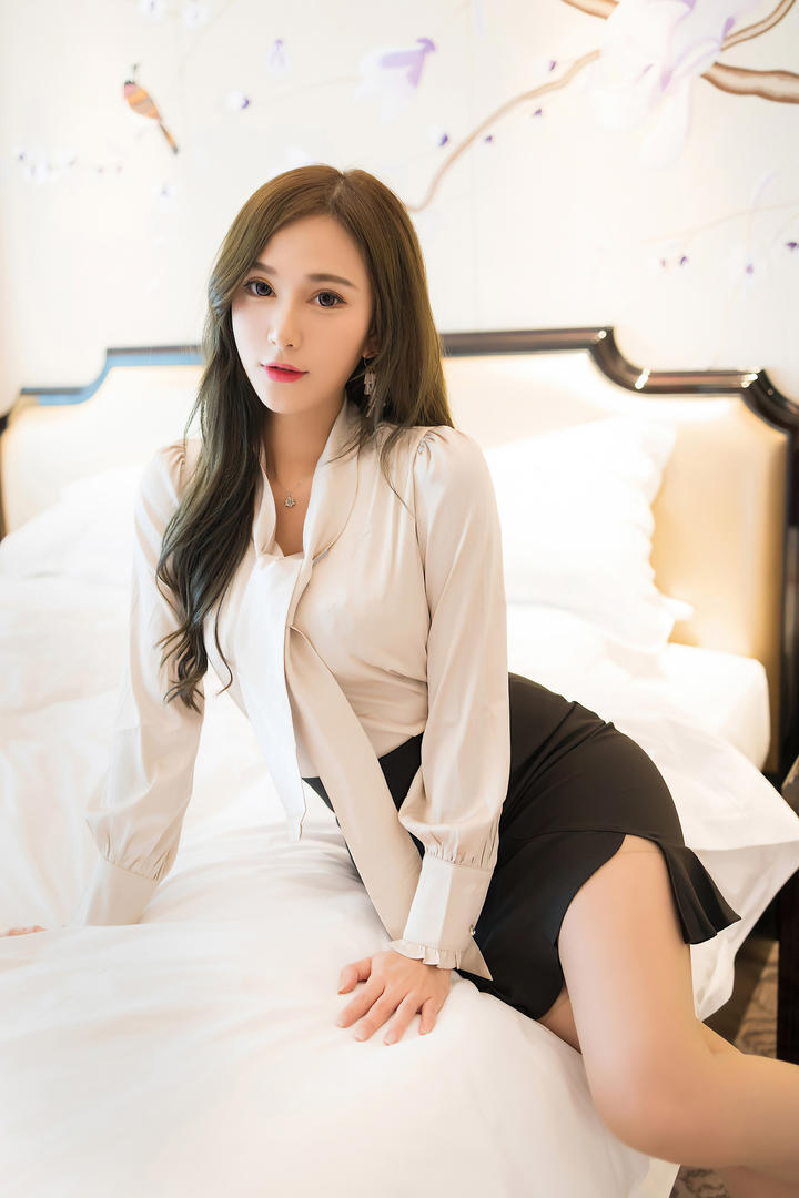 国产性感气质女神798艺术美女写真图片