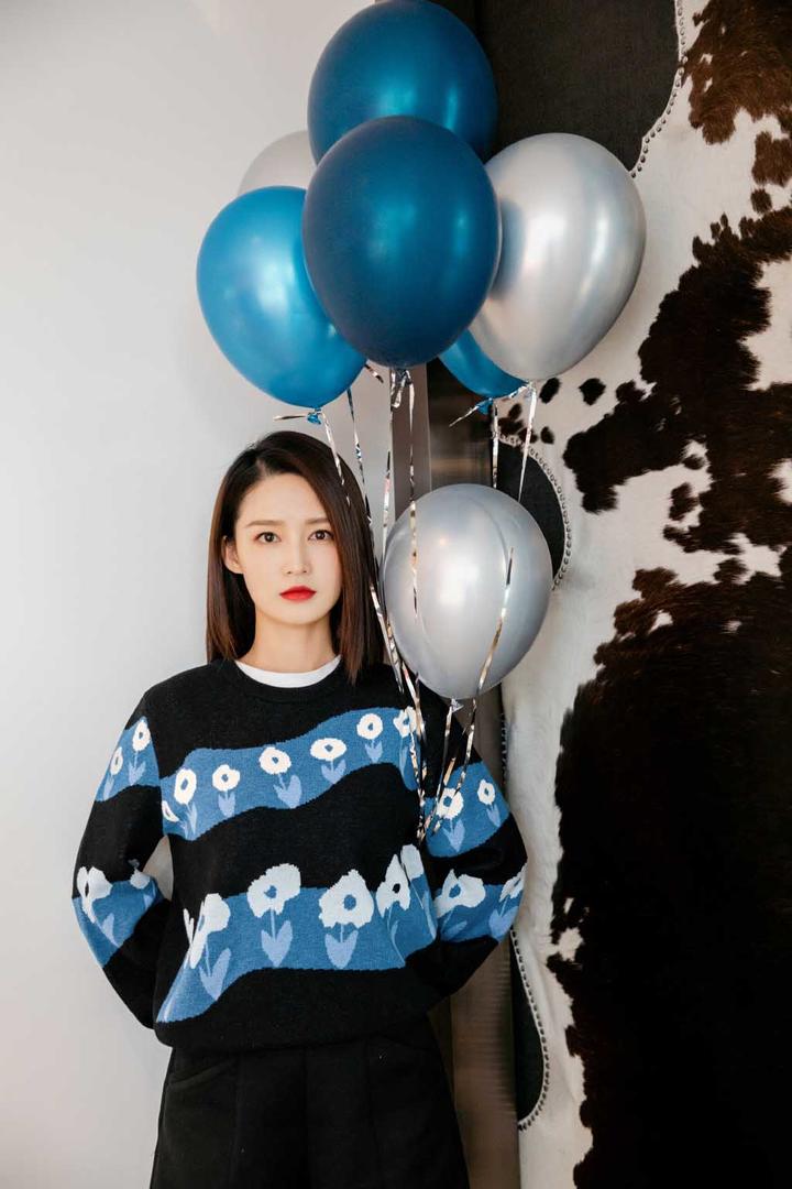 李沁甜美俏皮摄影写真图片