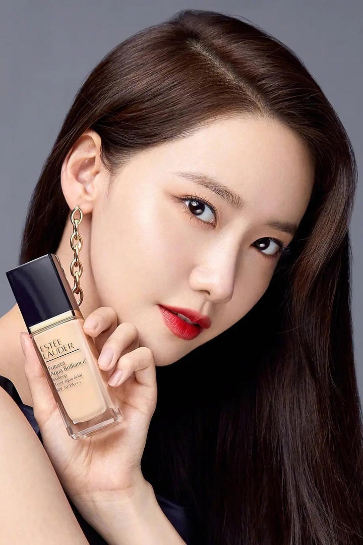 拍化妆品广告的极品韩国美女林允儿