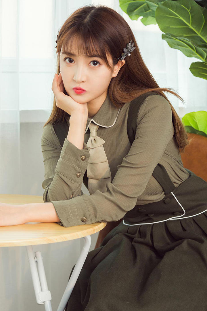 甜美网红美女主播小汐写真图片