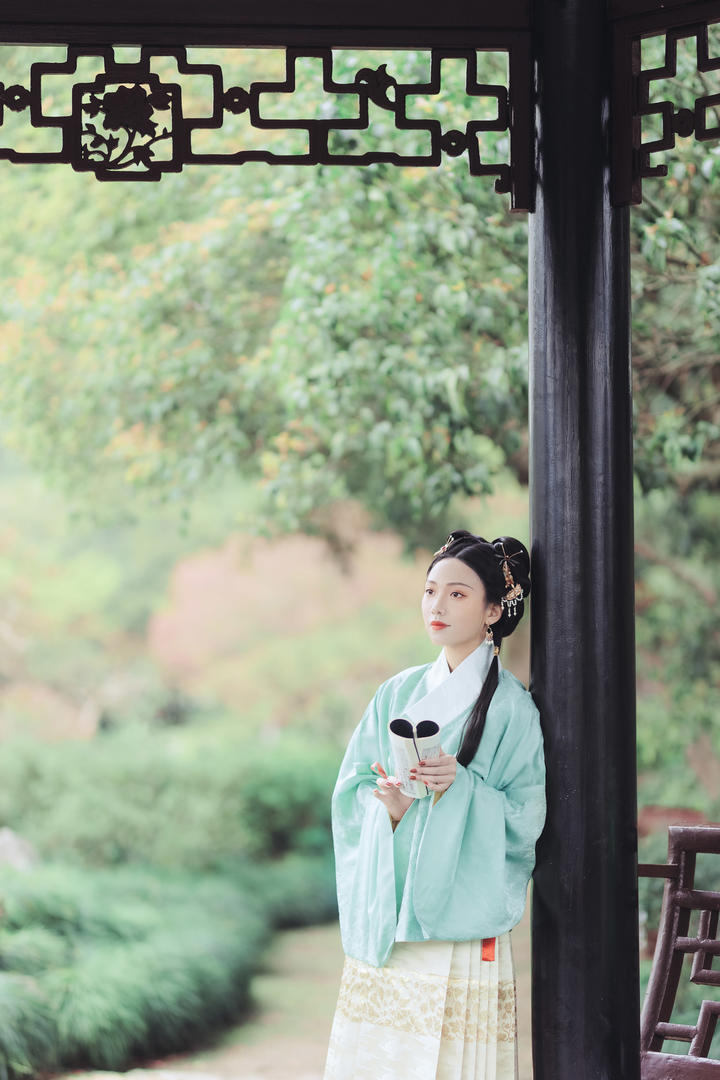 宋代古风汉服美女唯美艺术写真图片