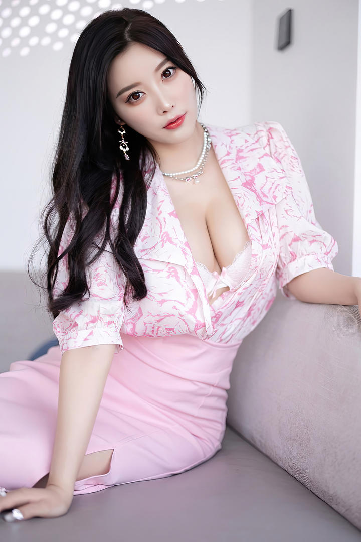 西西人体艺术大胸国模杨晨晨美女精品写真套图