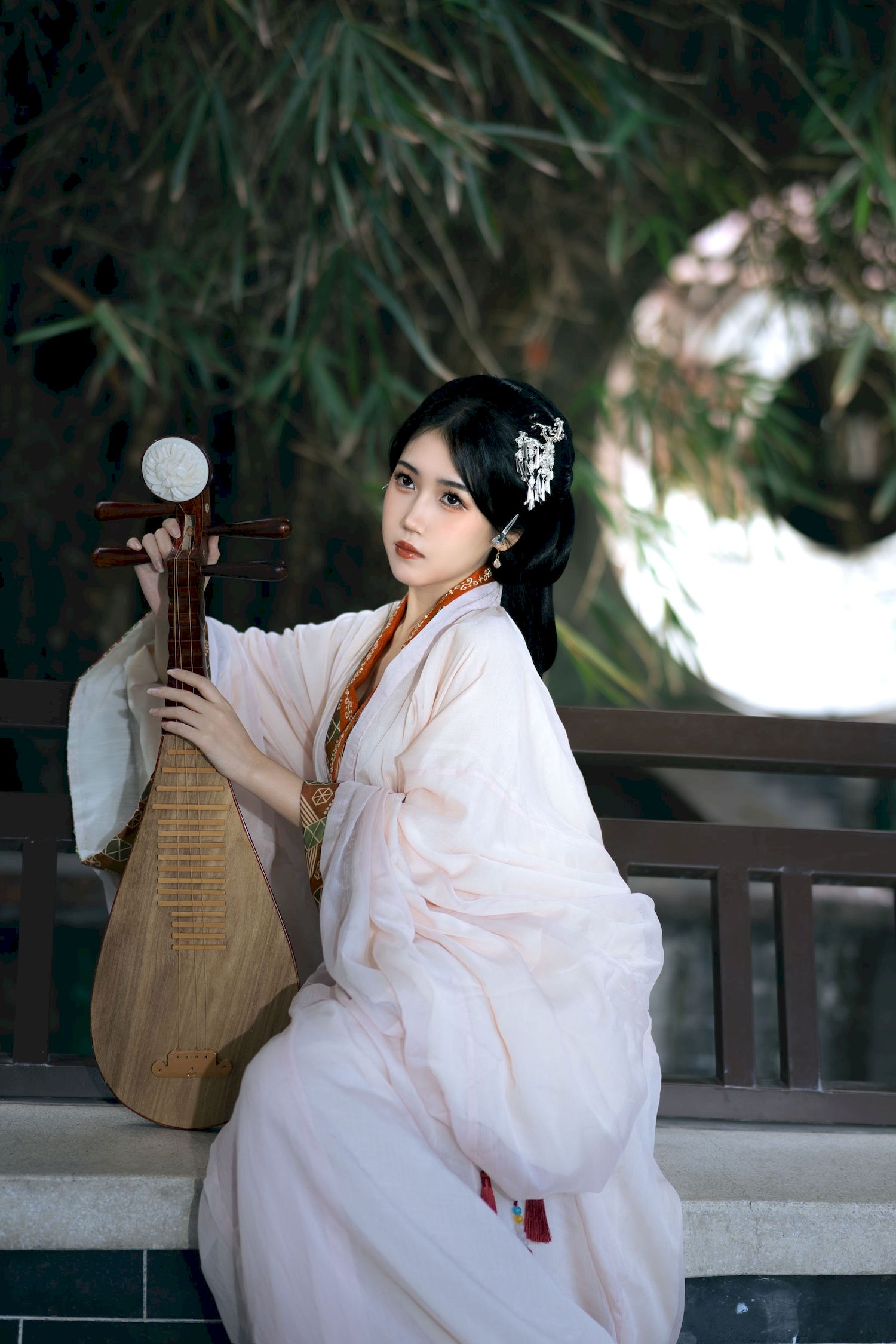 甜美软妹不呆猫怀抱琵琶汉服战国袍古典风写真