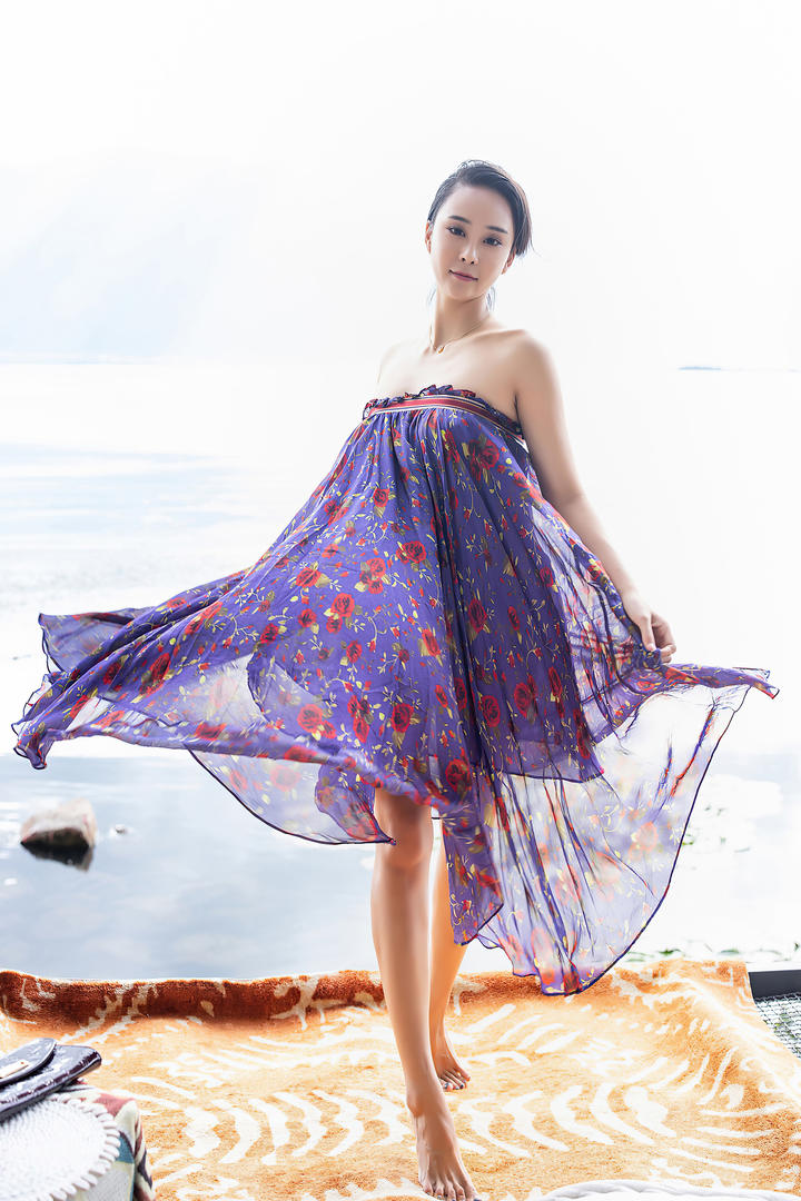 翩翩起舞的国内美女网红蓝夏气质美女写真图片