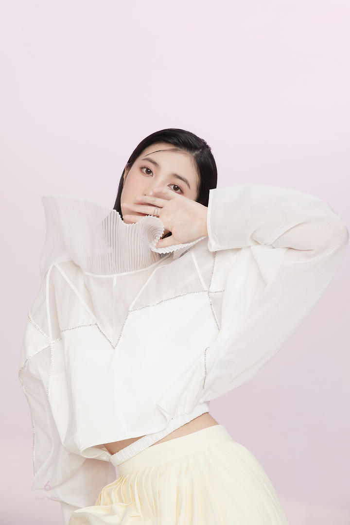 国内极品颜值白皙清纯美女模特写真图片